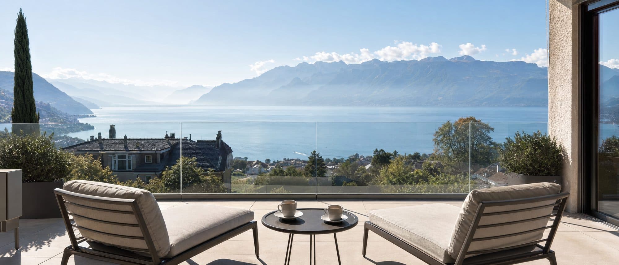 Terrasse d'un appartement de vacances face au lac Léman